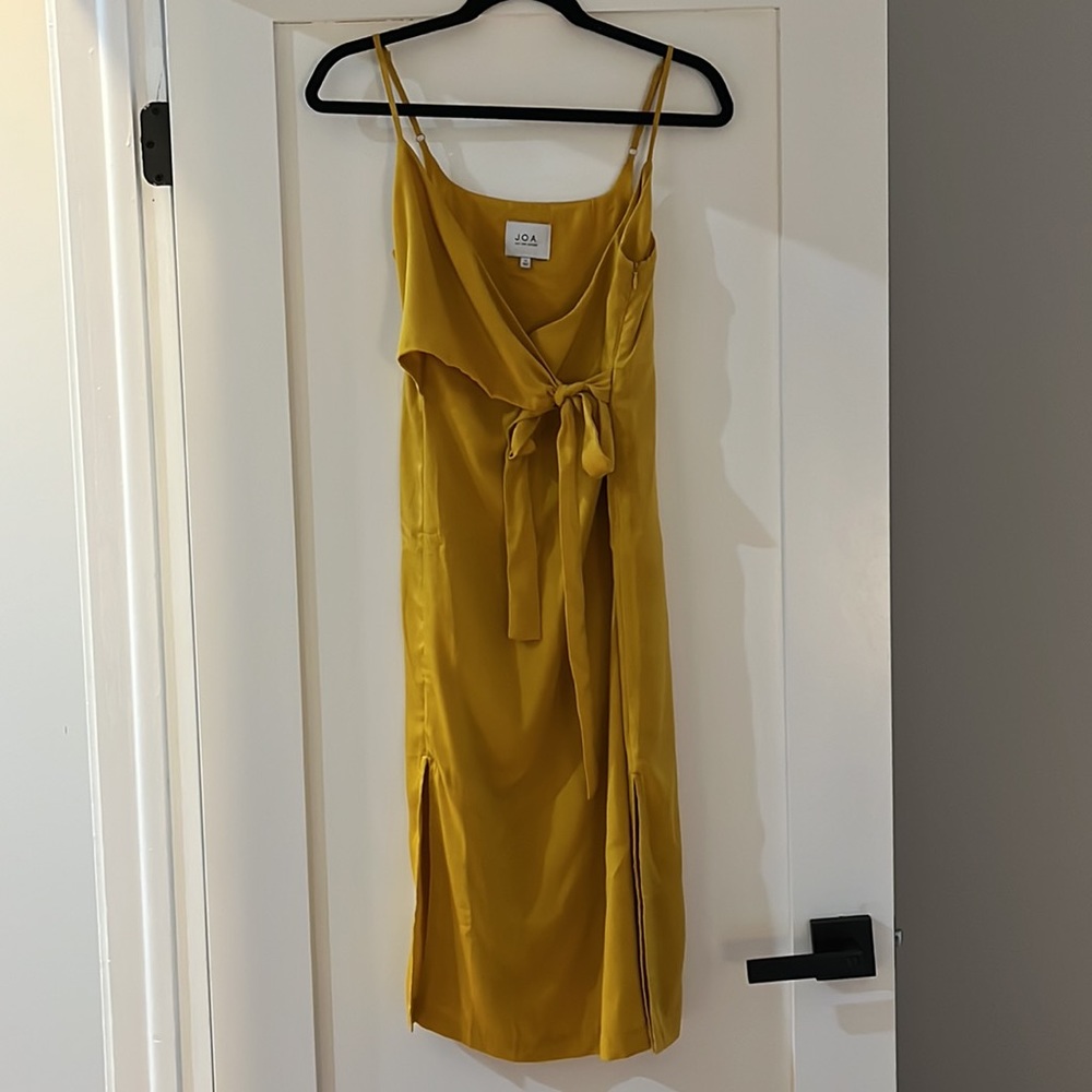 XS Lulus Midi Dress